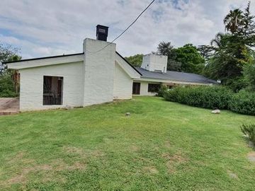 Se vende hermoso caserón + casa de casero en Villa Allende Golf! a pocas cuadras