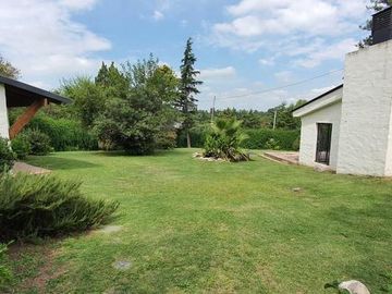 Se vende hermoso caserón + casa de casero en Villa Allende Golf! a pocas cuadras