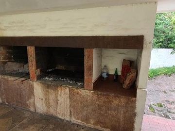 Se vende hermoso caserón + casa de casero en Villa Allende Golf! a pocas cuadras