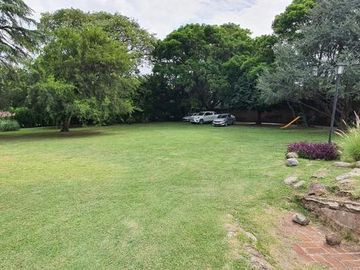 Se vende hermoso caserón + casa de casero en Villa Allende Golf! a pocas cuadras