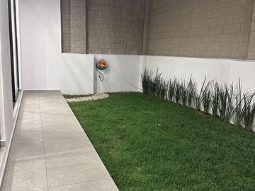 CASA EN VENTA MODERNA AMPLIOS ESPACIO LOMAS DE ANGELOPOLIS PARQUE NAYARIT