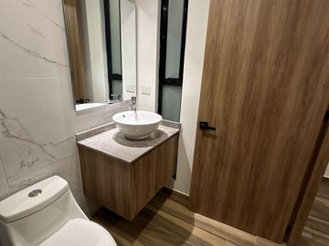 CASA EN VENTA MODERNA AMPLIOS ESPACIO LOMAS DE ANGELOPOLIS PARQUE NAYARIT