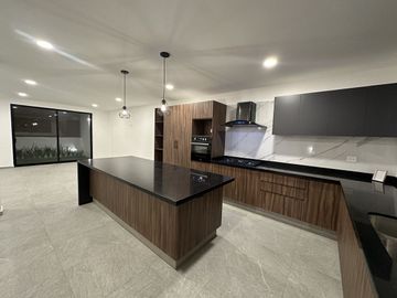 CASA EN VENTA MODERNA AMPLIOS ESPACIO LOMAS DE ANGELOPOLIS PARQUE NAYARIT