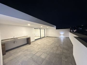 CASA EN VENTA MODERNA AMPLIOS ESPACIO LOMAS DE ANGELOPOLIS PARQUE NAYARIT