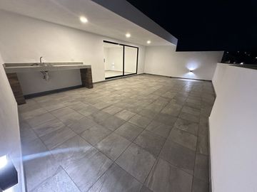 CASA EN VENTA MODERNA AMPLIOS ESPACIO LOMAS DE ANGELOPOLIS PARQUE NAYARIT