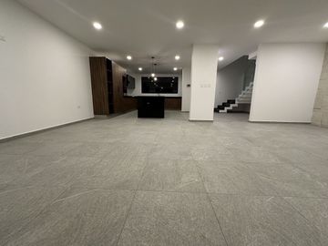 CASA EN VENTA MODERNA AMPLIOS ESPACIO LOMAS DE ANGELOPOLIS PARQUE NAYARIT