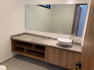CASA EN VENTA MODERNA AMPLIOS ESPACIO LOMAS DE ANGELOPOLIS PARQUE NAYARIT