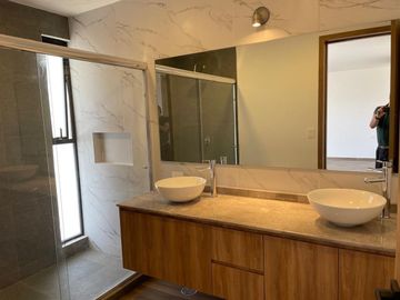 CASA EN VENTA MODERNA AMPLIOS ESPACIO LOMAS DE ANGELOPOLIS PARQUE NAYARIT