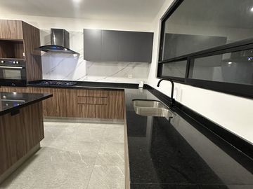 CASA EN VENTA MODERNA AMPLIOS ESPACIO LOMAS DE ANGELOPOLIS PARQUE NAYARIT