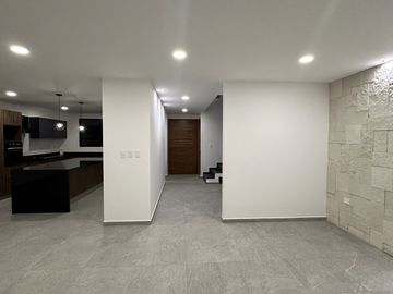 CASA EN VENTA MODERNA AMPLIOS ESPACIO LOMAS DE ANGELOPOLIS PARQUE NAYARIT