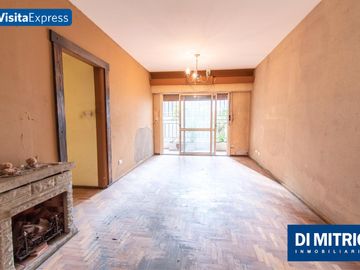 ¡4 Ambientes con Patio y Balcon para reciclarlo a tu gusto! Visitalo Express HOY mismo!