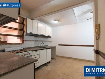 ¡4 Ambientes con Patio y Balcon para reciclarlo a tu gusto! Visitalo Express HOY mismo!
