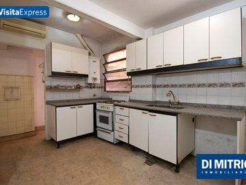 ¡4 Ambientes con Patio y Balcon para reciclarlo a tu gusto! Visitalo Express HOY mismo!