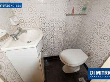 ¡4 Ambientes con Patio y Balcon para reciclarlo a tu gusto! Visitalo Express HOY mismo!