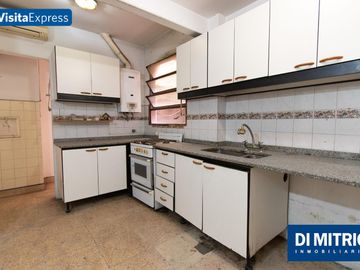 ¡4 Ambientes con Patio y Balcon para reciclarlo a tu gusto! Visitalo Express HOY mismo!