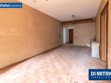 ¡4 Ambientes con Patio y Balcon para reciclarlo a tu gusto! Visitalo Express HOY mismo!