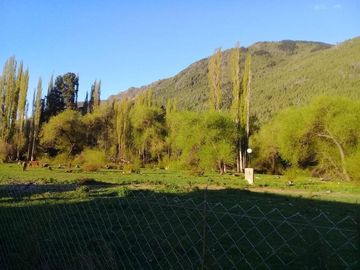 Casa 3 ambientes en Lago Puelo, frente al parque nacional