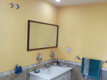 Casa 3 ambientes en Lago Puelo, frente al parque nacional