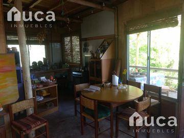 VENTA | CASA  Estilo Rustico, c/Jardin y Pileta   2 Cabañas | La Bota