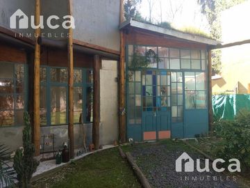 VENTA | CASA  Estilo Rustico, c/Jardin y Pileta   2 Cabañas | La Bota