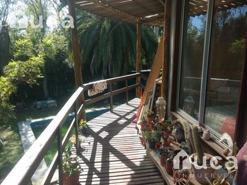 VENTA | CASA  Estilo Rustico, c/Jardin y Pileta   2 Cabañas | La Bota
