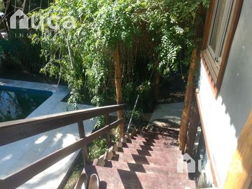 VENTA | CASA  Estilo Rustico, c/Jardin y Pileta   2 Cabañas | La Bota
