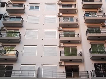 Dpto 2 amb. 45 m2 total, a estrenar y amueblado, c/ cocina aparte, Villa Luro.