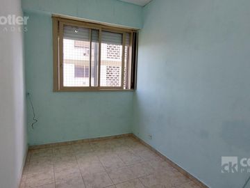 Departamento de 4 amb a metros la estación de Temperley Este