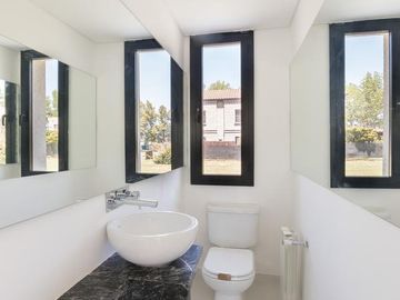 Casa a Estrenar 3 dormitorios en venta - Fisherton, Rosario