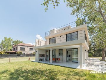 Casa a Estrenar 3 dormitorios en venta - Fisherton, Rosario