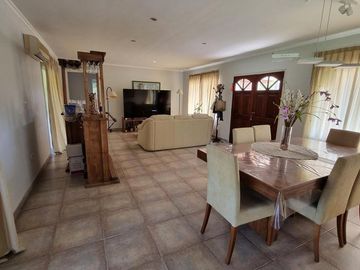 Venta impecable casa 4 amb en Boca Raton