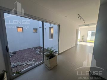 Departamento 3 ambientes en duplex con cochera - Barrancas de Iraola