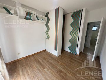 Departamento 3 ambientes en duplex con cochera - Barrancas de Iraola