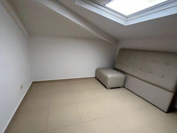 Departamento 3 ambientes en duplex con cochera - Barrancas de Iraola