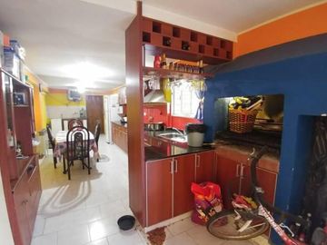 CASA TIPO CHALET