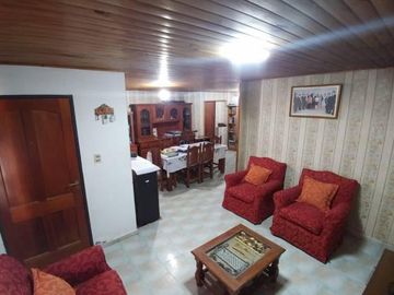CASA TIPO CHALET