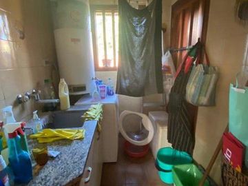 Chalet 4 ambientes con garage pasante sobre lote de 333m2 en Angel Roffo y Florisbelo Acosta