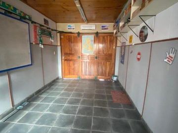 Chalet 4 ambientes con garage pasante sobre lote de 333m2 en Angel Roffo y Florisbelo Acosta