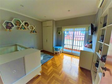 Casa Venta Ramos Mejía S/lote Propio Jardin Pileta Parrilla Terraza Cochera