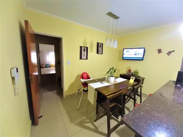 Casa Venta Ramos Mejía S/lote Propio Jardin Pileta Parrilla Terraza Cochera