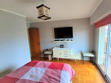 Casa Venta Ramos Mejía S/lote Propio Jardin Pileta Parrilla Terraza Cochera