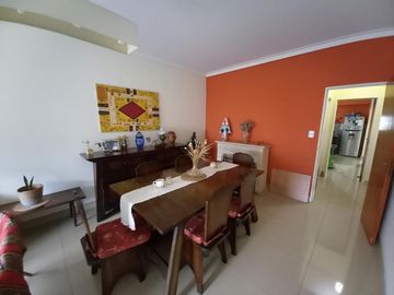 Casa Venta Ramos Mejía S/lote Propio Jardin Pileta Parrilla Terraza Cochera
