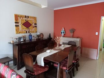 Casa Venta Ramos Mejía S/lote Propio Jardin Pileta Parrilla Terraza Cochera
