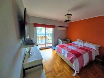 Casa Venta Ramos Mejía S/lote Propio Jardin Pileta Parrilla Terraza Cochera