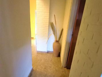 Casa Venta Ramos Mejía S/lote Propio Jardin Pileta Parrilla Terraza Cochera