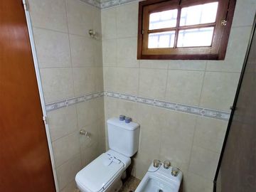 Casa Venta Ramos Mejía S/lote Propio Jardin Pileta Parrilla Terraza Cochera