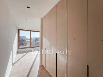 Casa en venta al lago central con 4 suites en Virazon, Nordelta