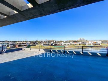 Casa en venta al lago central con 4 suites en Virazon, Nordelta