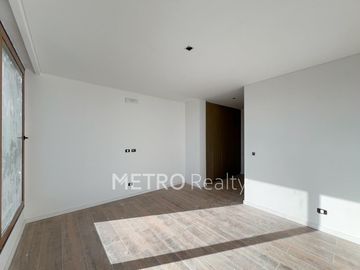 Casa en venta al lago central con 4 suites en Virazon, Nordelta