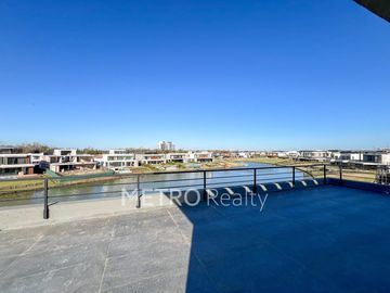 Casa en venta al lago central con 4 suites en Virazon, Nordelta